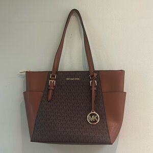 Michael Kors Charlotte Large Top Zip Tote. New condition!!